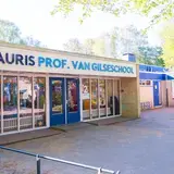 Voorkant schoolgebouw Auris Prof. van Gilseschool