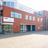 Vooraangezicht van schoolgebouw
